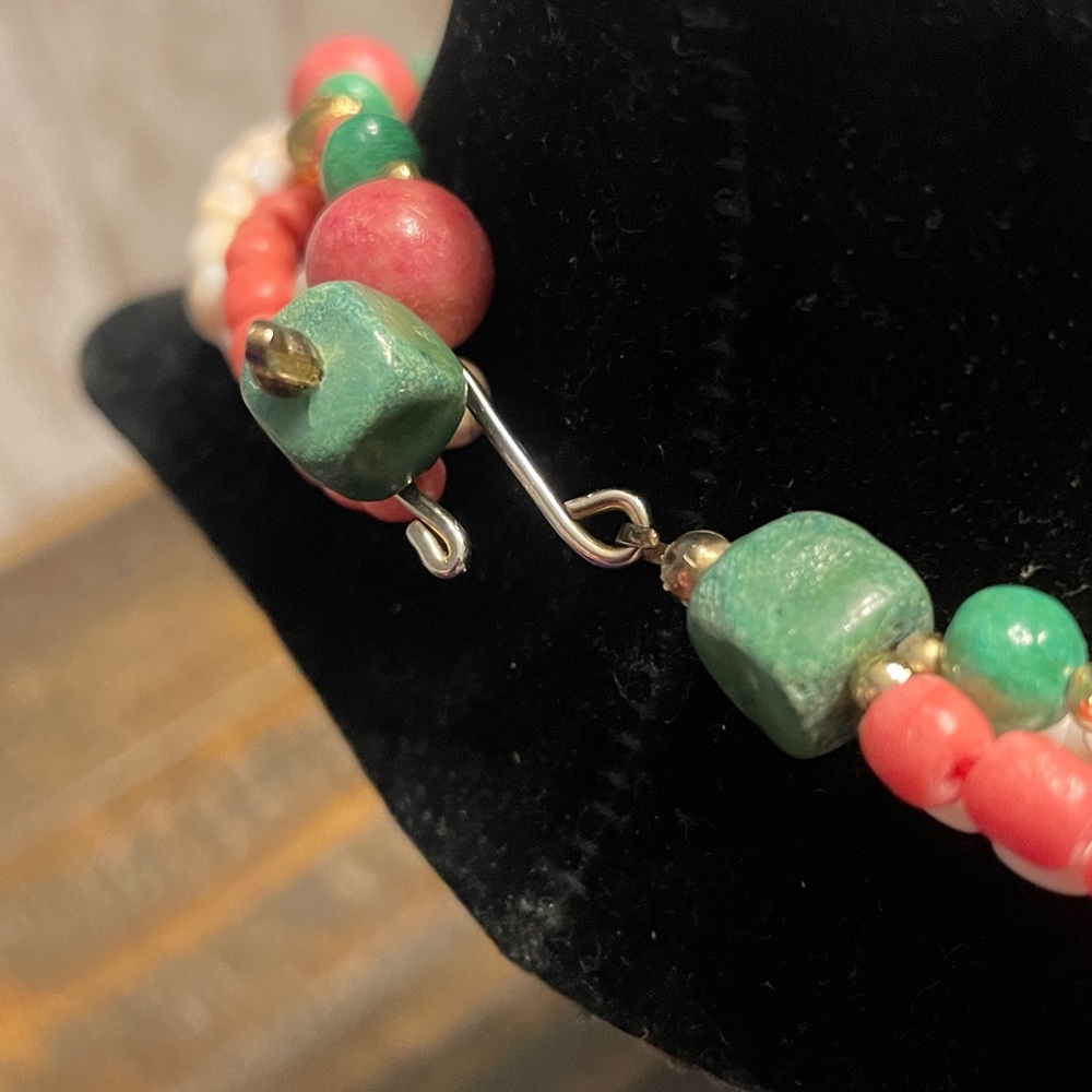 Lee Sands Tulip Necklace & Earring Set - Picture 8 of 9